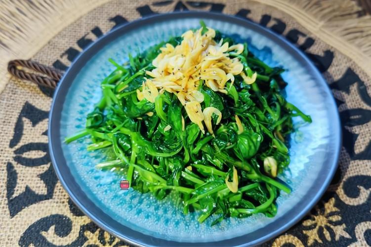 清明前此菜抓紧吃，清肝明目清热利湿，还特鲜嫩，再不吃就过季了