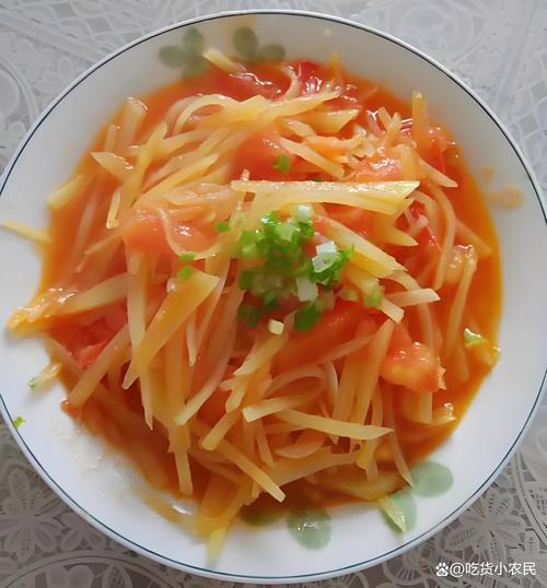 土豆和西红柿真是绝配，教你一个新做法，每天吃都不腻，真解馋