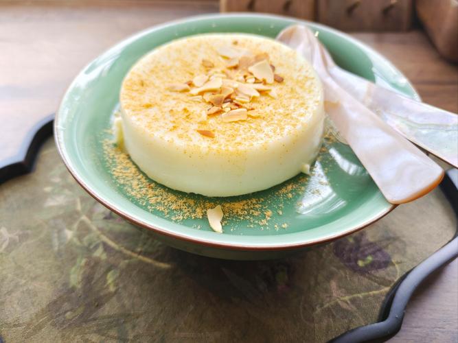 杏仁豆腐的甜蜜滋味，让你一次尝不够！