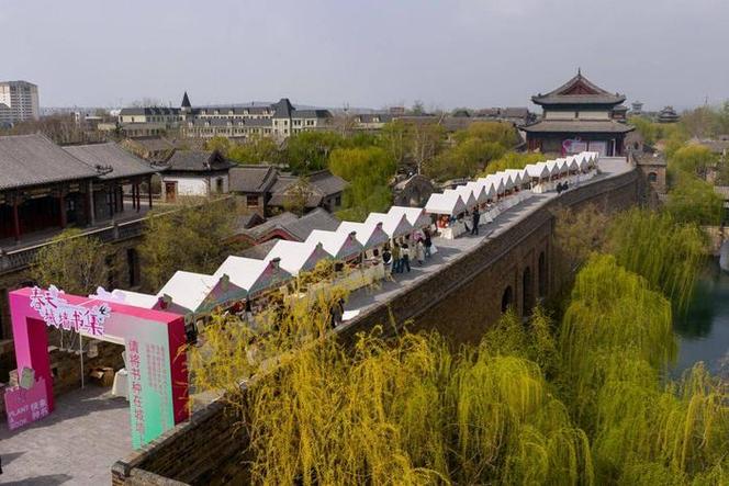 千年诗韵焕新声，清照泉城邀您共赴春天城墙上的「游园诗局」