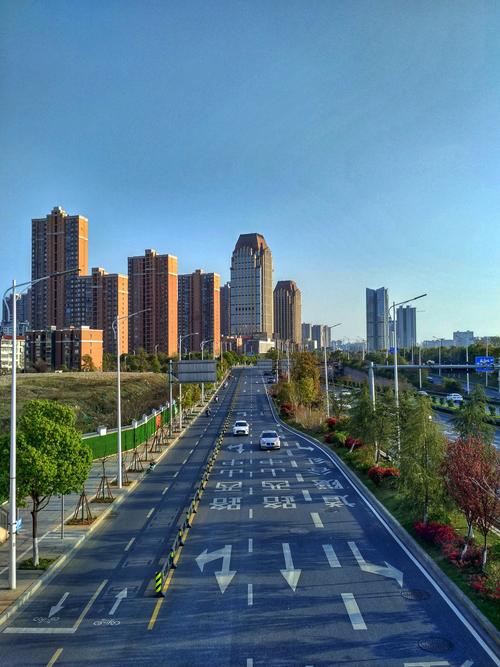 到江西南昌～路上的风景很美～路上的风景很美 发现江西之美