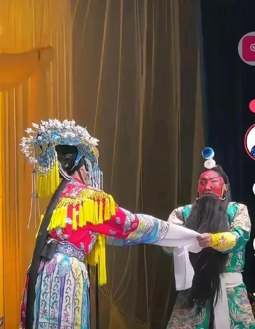 西北秦腔汇演盛况，天水伏羲庙3月28日下午4点秦腔氛围推向了高潮