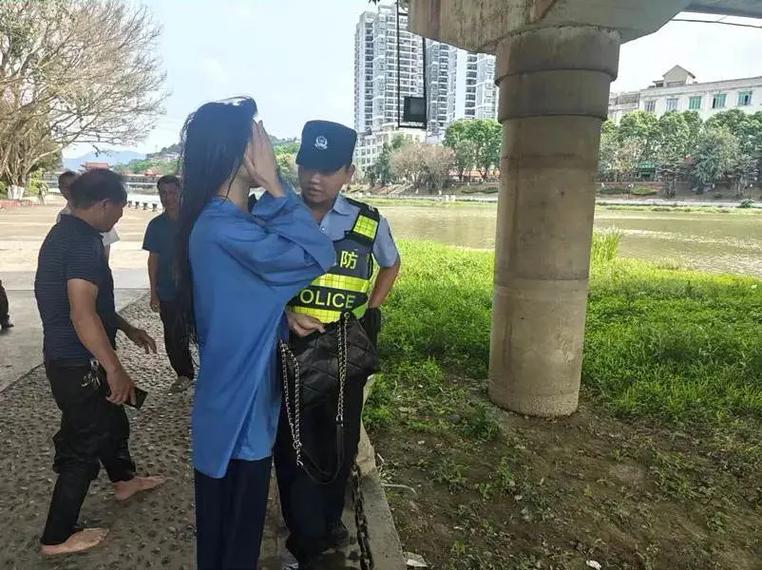 “没有什么比生命更重要！槐荫公安民警深夜救下轻生男子，安慰的话语令无数人“破防”