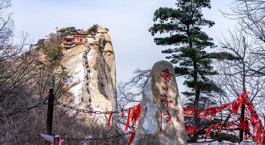 华山惊现“桃花谷”游人纷纷多如织！