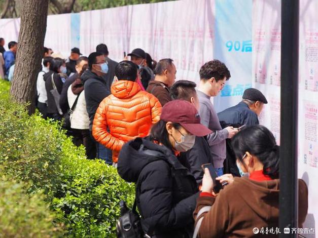 三月三千佛山相亲大会开幕即高潮，大批帅哥美女都来了！