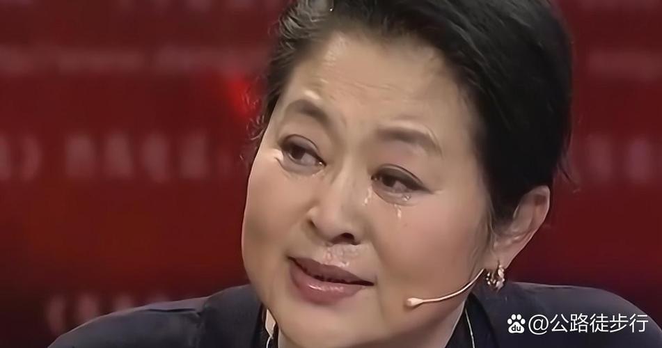 生命倒计时，倪萍哽咽落泪：头已经抬不起来了，签了遗体捐赠sdef