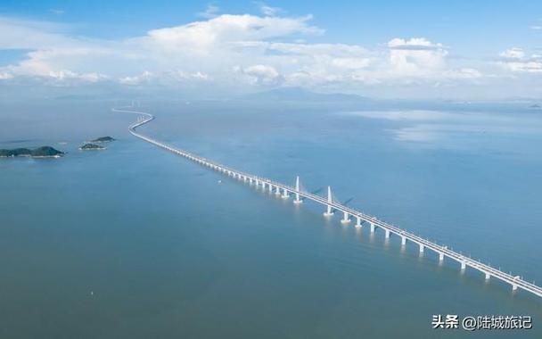 中国广东：深珠通道”跨海大桥工程！