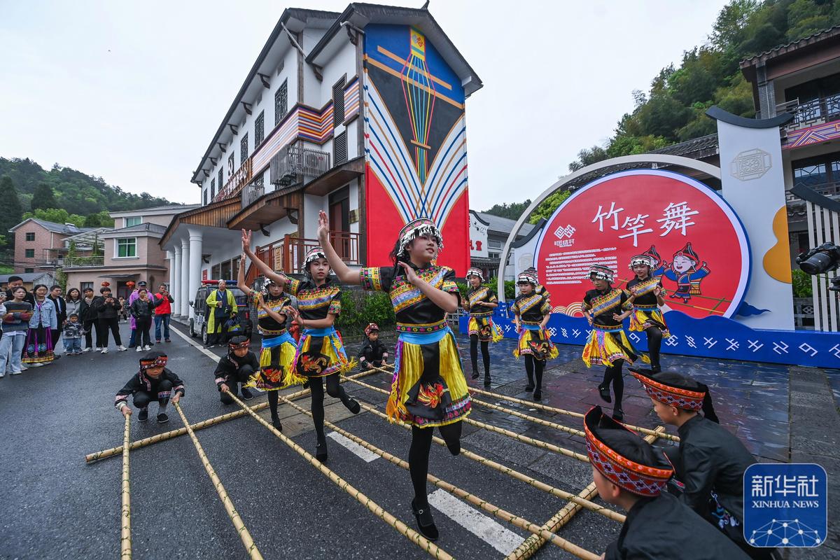 多彩畲乡：竹洞 三月三”风情文化引客来