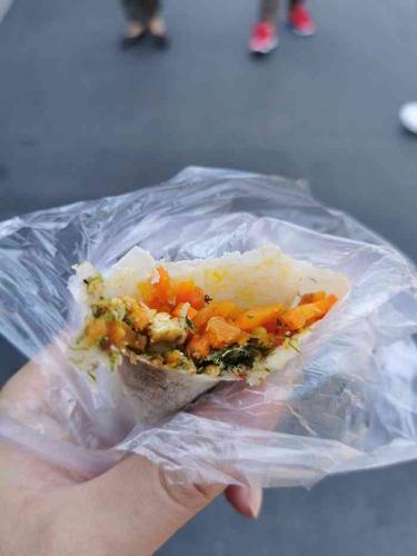 西街润饼皮飘香，清明氛围渐浓