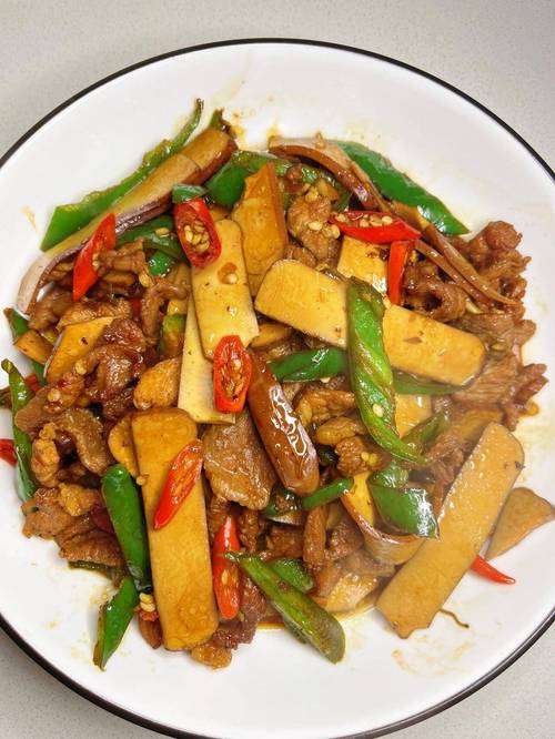 分享炒肉的4种家常做法，滑嫩鲜香，好吃入味，家人都爱吃