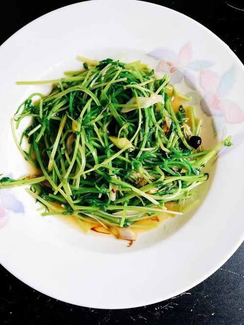 豌豆苗为什么要焯水？怎么做好吃？4种做法要收藏，简单美味