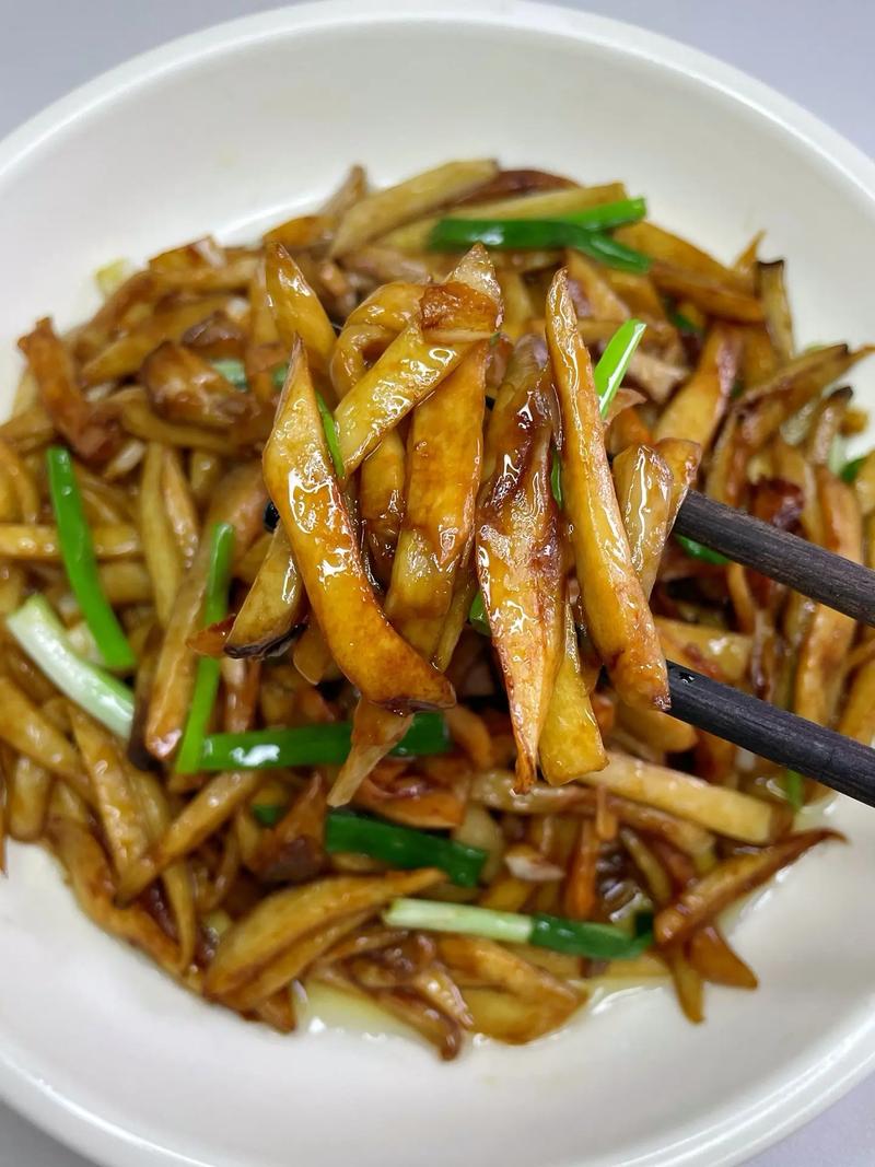 我家杏鲍菇从不炒着吃，上锅蒸一蒸，瞬间变经典美食，下酒又下饭