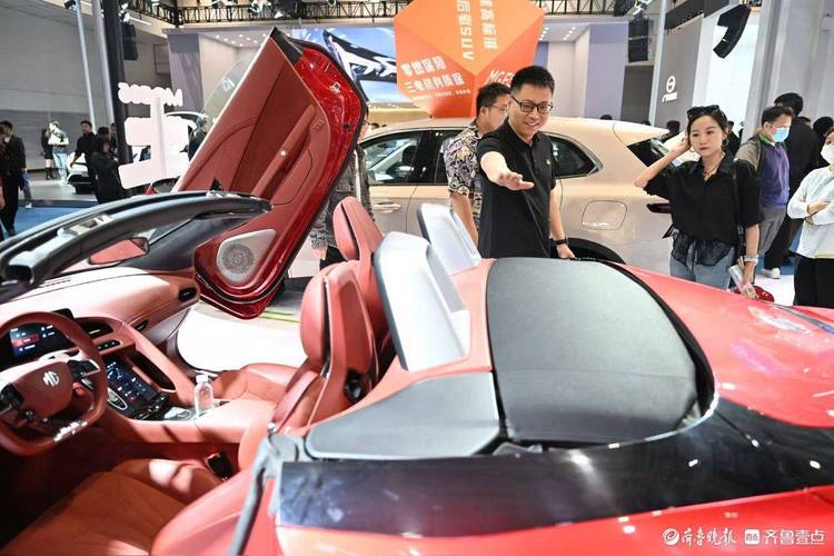 这款电动超跑很“亲民”深受年轻人青睐