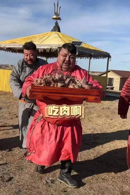吃播网红恩克：从草原汉子到"羊亡爷"眼神呆滞脸黑成炭