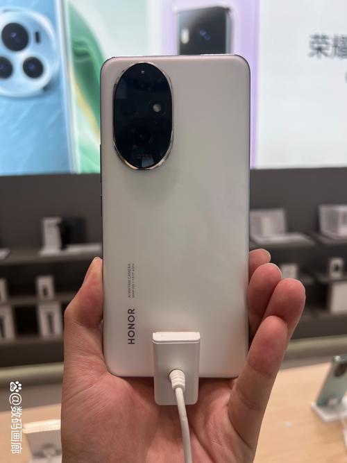 荣耀手机彻底清仓，16GB 512GB价格低至1614元，抗摔屏幕 1亿像素 大电池