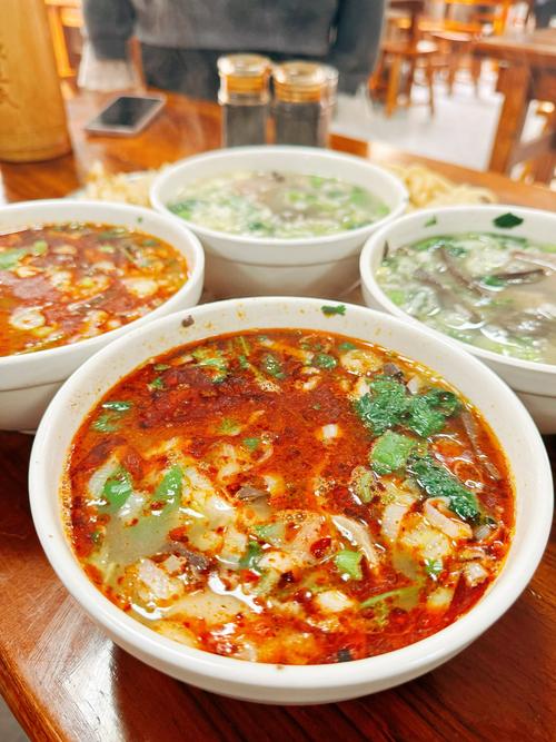 香味四溢的老洛阳牛肉汤，10块钱的肉有这么多，爱了