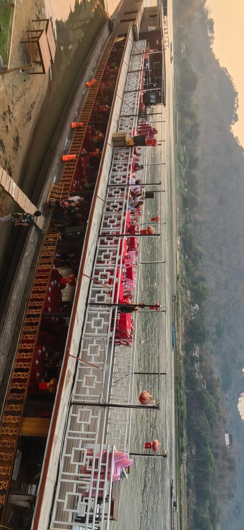今天离开老挝媳妇小山村坐船回琅勃拉邦，体验湄公河沿途的风景！