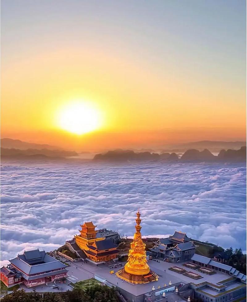 峨眉山金顶