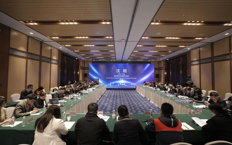 龙石数据练海荣、孙晓宁受聘中国信通院政务大数据方向智库专家