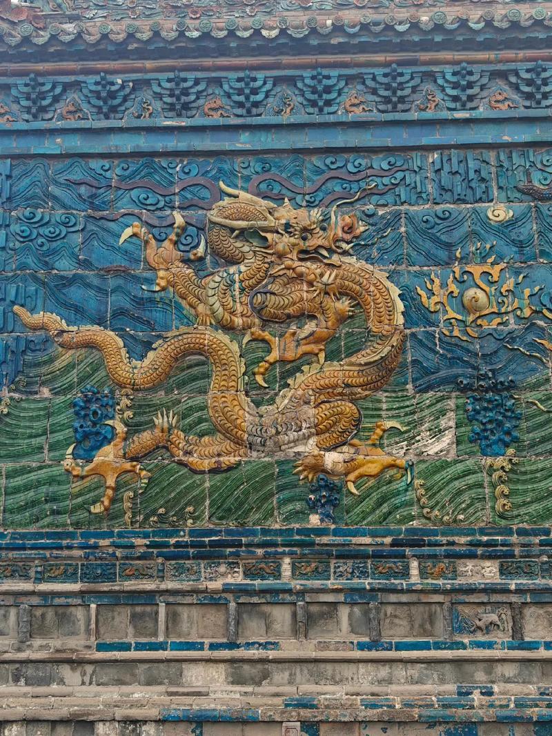大同九龙壁，比故宫里面的还大，有何特殊含义？历史古迹