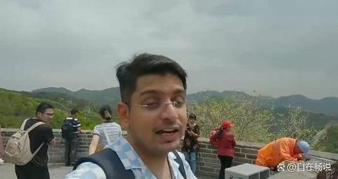 印度男子穷游中国，来了不到3天就准备离开，感慨:这里太浪费电了