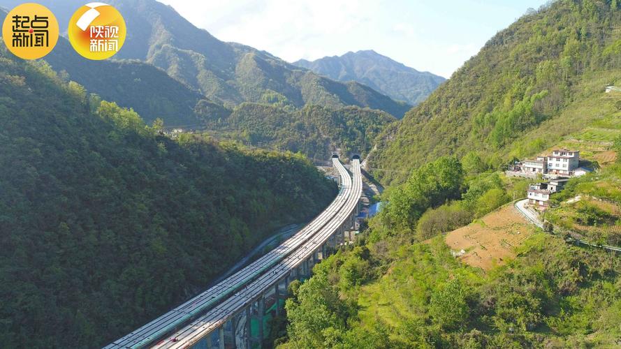 安岚高速柏树坪特大桥双向贯通