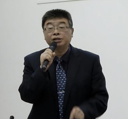 邱毅：我在济南趵突泉谈朱立伦的机关算尽自寻死路